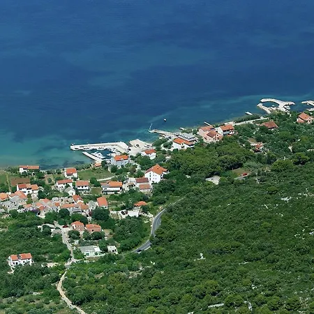 Traditional In Zizanj With Private Garden