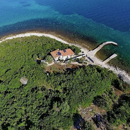 Traditional In Zizanj With Private Garden