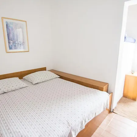 Traditional In Zizanj With Private Garden 펜션 Otok Zizanj