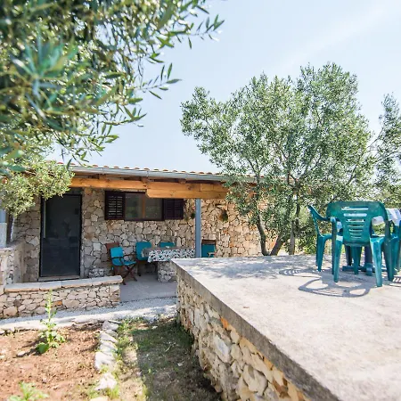 Traditional In Zizanj With Private Garden *