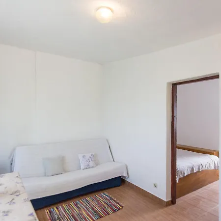펜션 Traditional In Zizanj With Private Garden Otok Zizanj