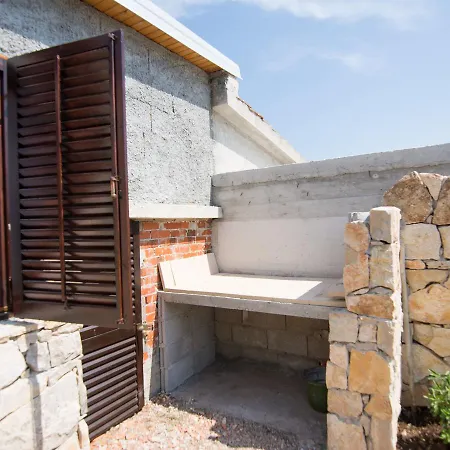 Traditional In Zizanj With Private Garden Otok Zizanj